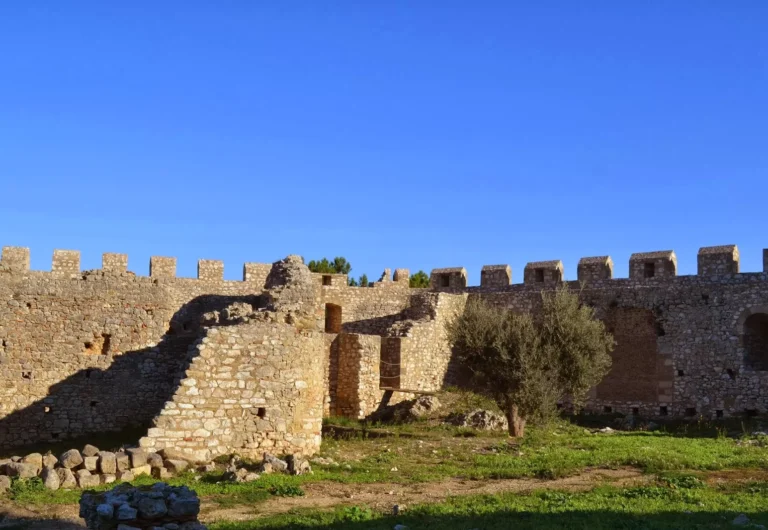 chlemoutsi-castle-astro irida-resort