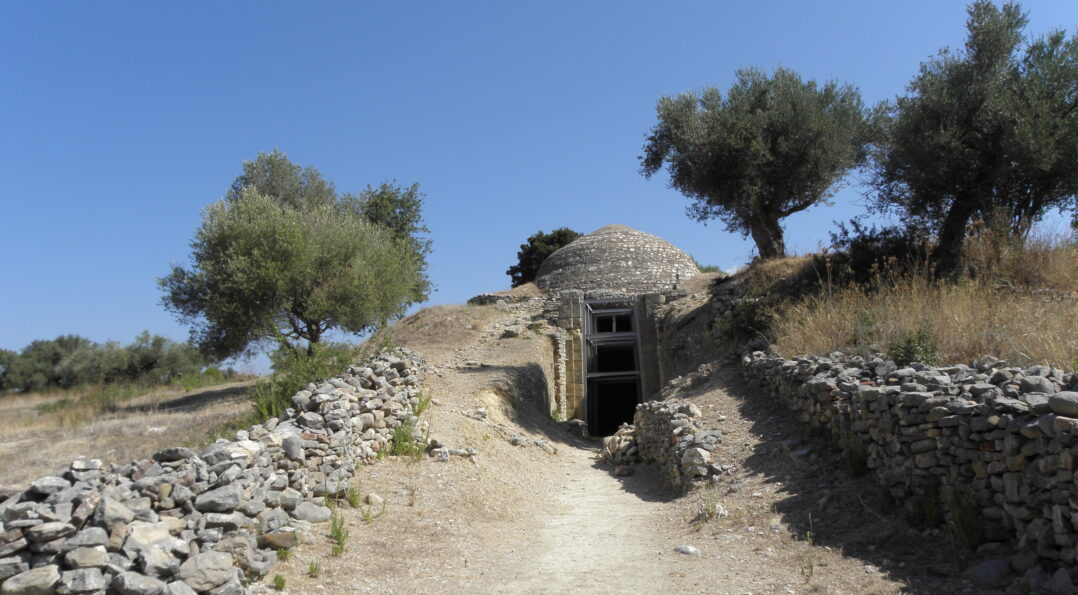 Peristeria_Mycenean_Tomb2
