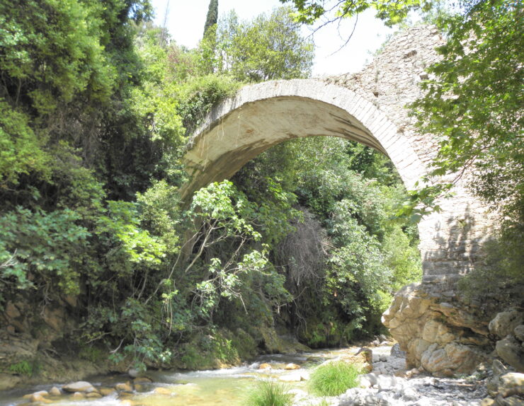 Neda waterfalls- Stone Bridge